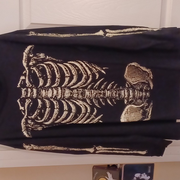 DOLLSKILL TRICKZ N TREATZ XXL BLACK LONG-SLEEVED RIB BY RIB GLOW T SHIRT - Picture 6 of 11